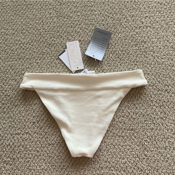 NEW L Space Veronica Ribbed Bikini Bottom Cream Size Medium Cheeky Style NWT - Picture 6 of 9